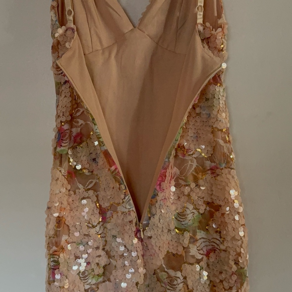Bella Barnett Floral Lace V-Neck Dress - Picture 5 of 9